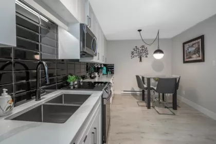 Kitchen Photo of 101 32910 Amicus Place Place, Abbotsford, BC