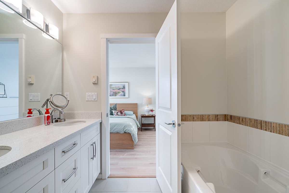 Entry Foyer Photo of 31 1125 Kensal Place, Coquitlam, BC