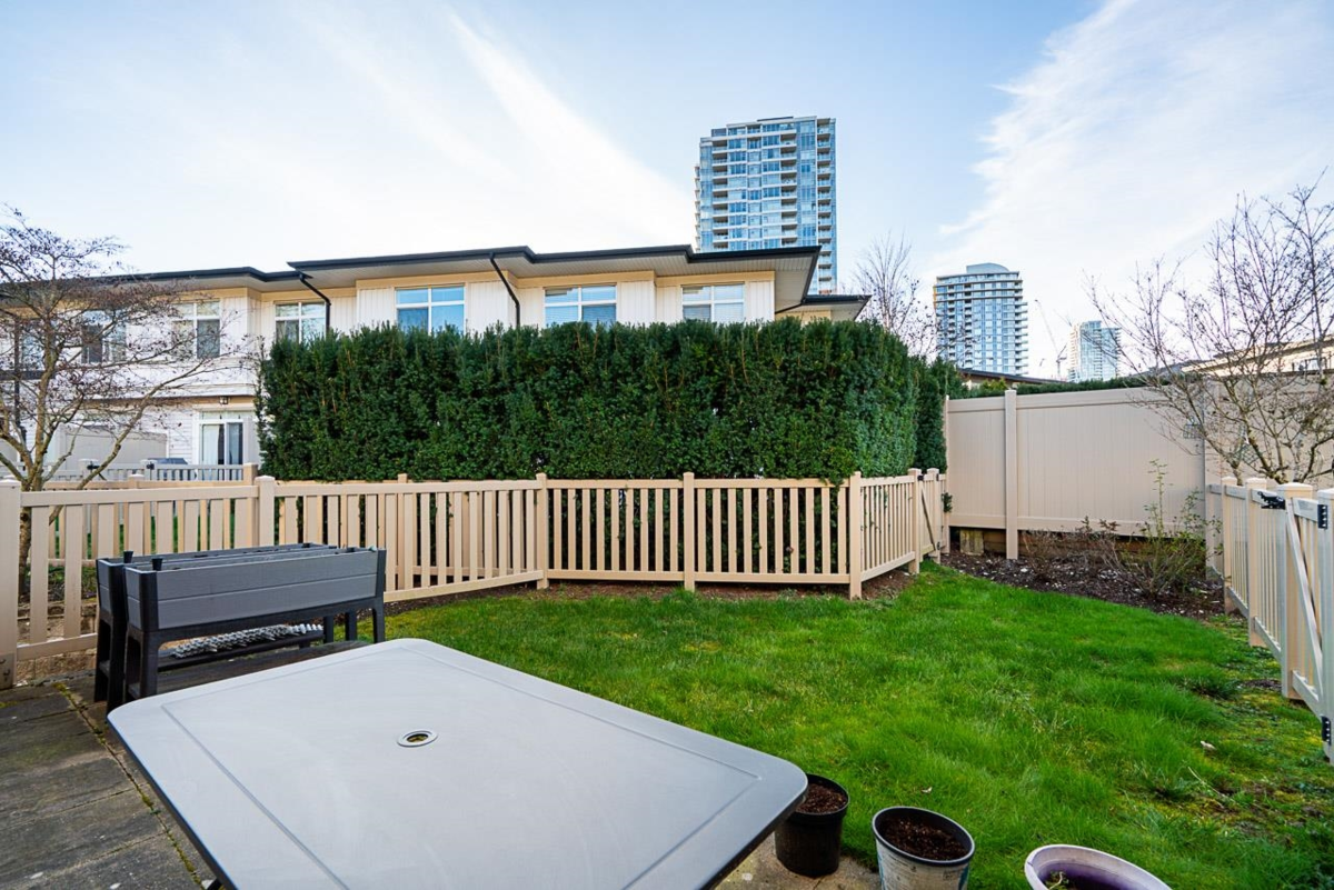 Garden / Landscaping Photo of 31 1125 Kensal Place, Coquitlam, BC