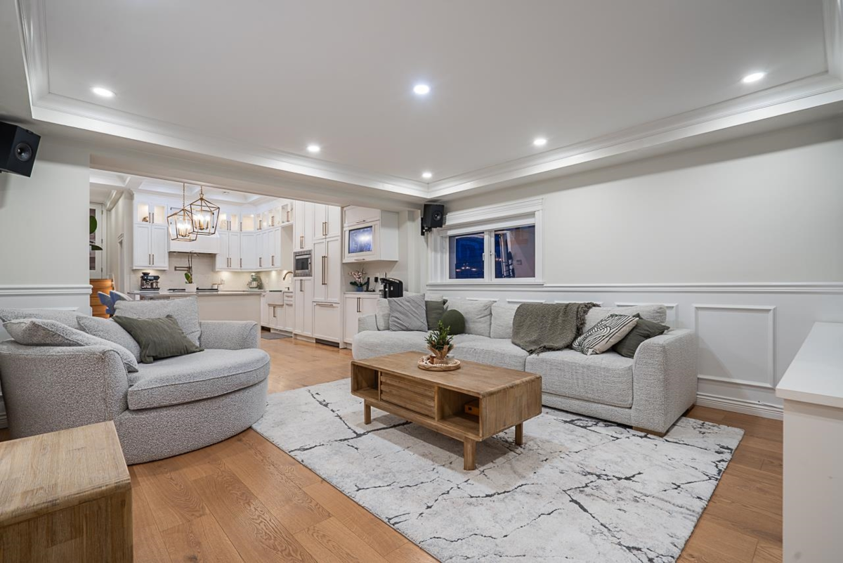 Family Room Photo of 1407 Sixth Avenue, New Westminster, BC