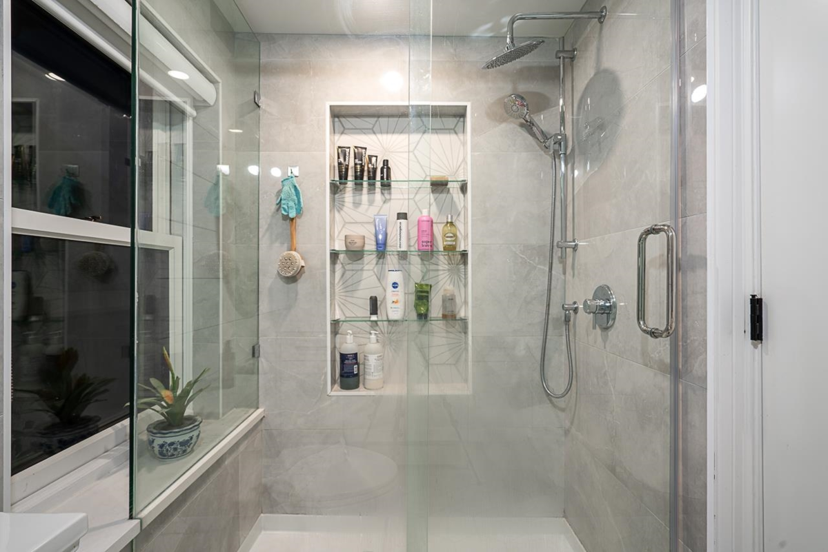 Loft / Bonus Room Photo of 1407 Sixth Avenue, New Westminster, BC