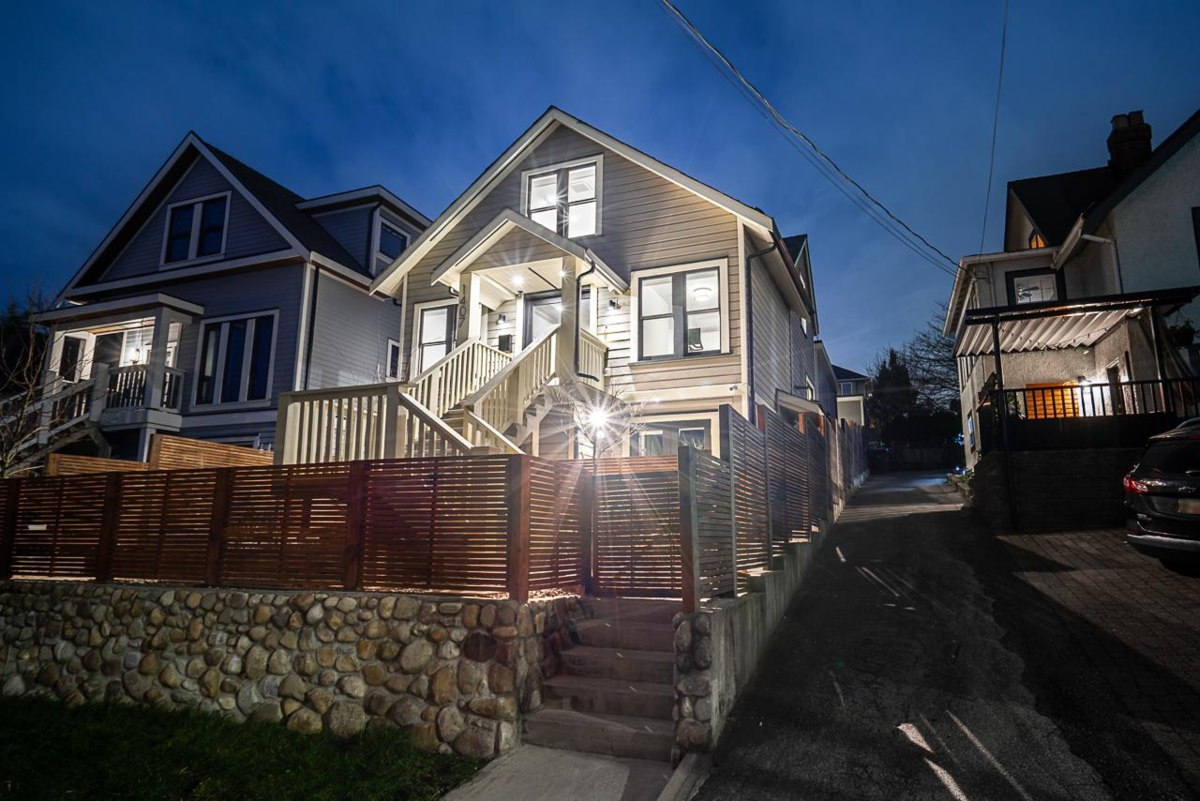 Neighborhood Park Photo Near 1407 Sixth Avenue, New Westminster, BC