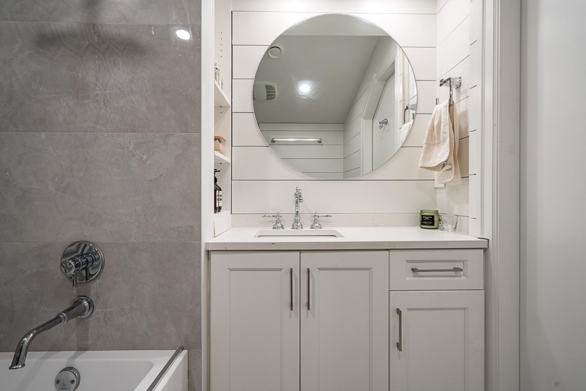 Office / Den Photo of 1407 Sixth Avenue, New Westminster, BC