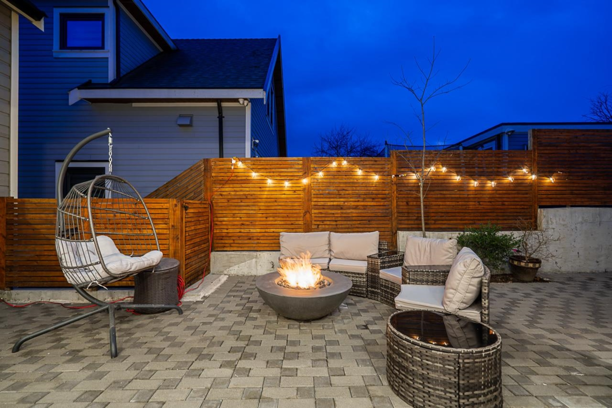 Swimming Pool Photo of 1407 Sixth Avenue, New Westminster, BC