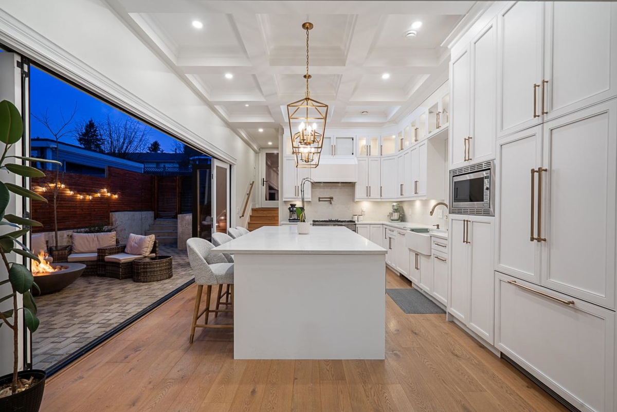 Walk-In Closet Photo of 1407 Sixth Avenue, New Westminster, BC