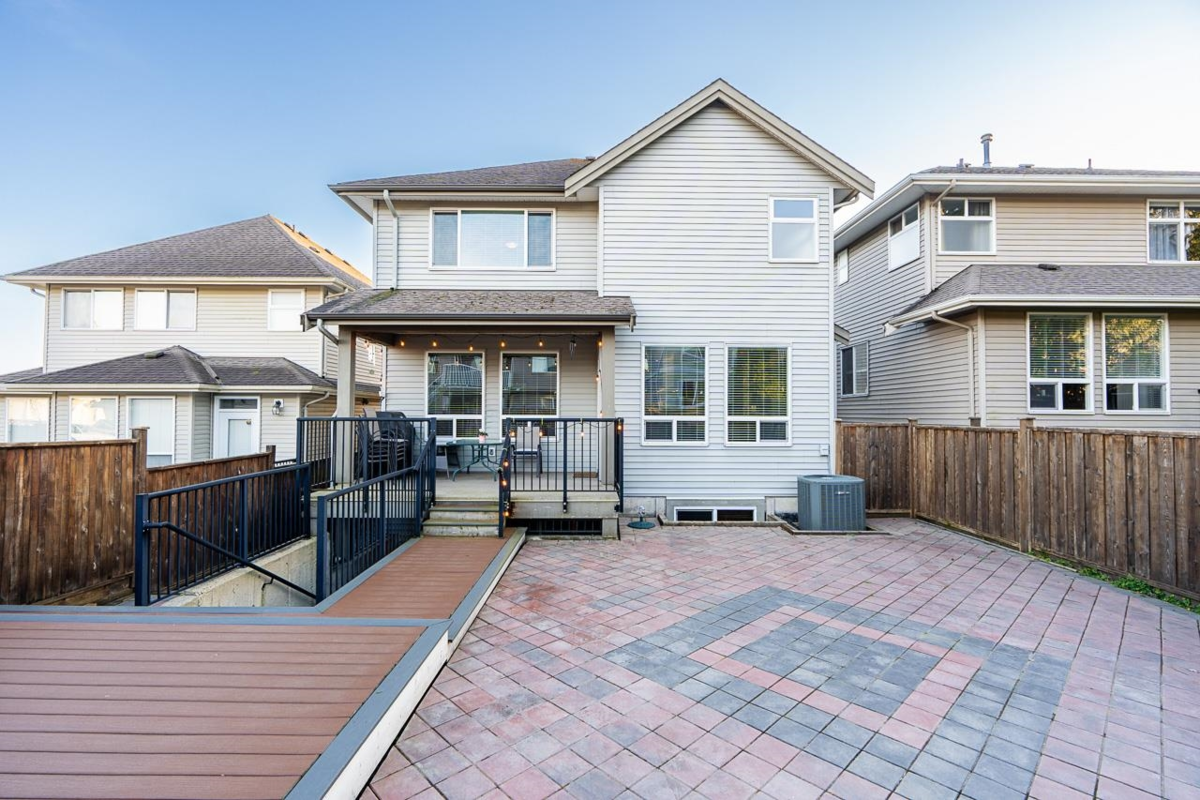 Outdoor Kitchen Photo of 23641 112a Avenue, Maple Ridge, BC
