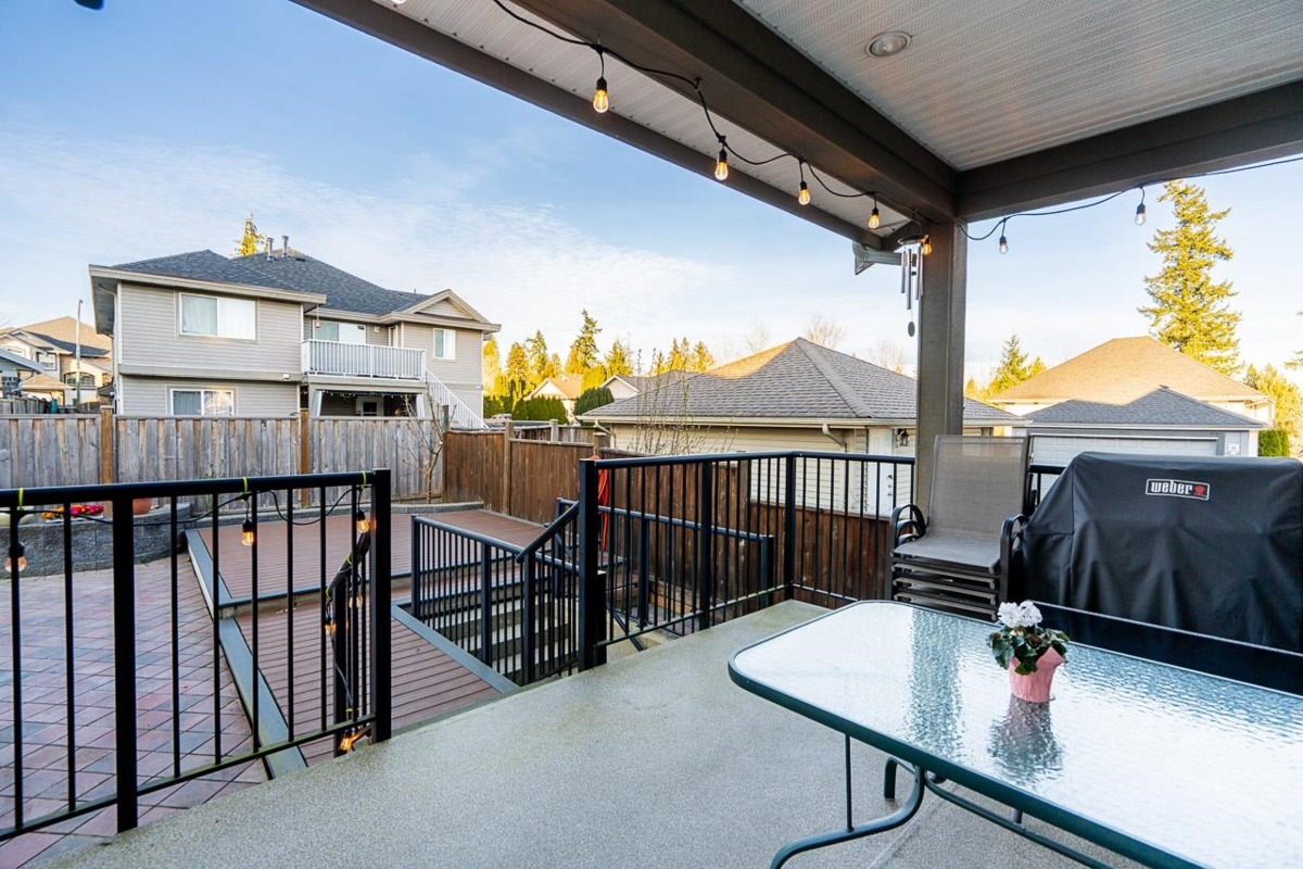 Swimming Pool Photo of 23641 112a Avenue, Maple Ridge, BC