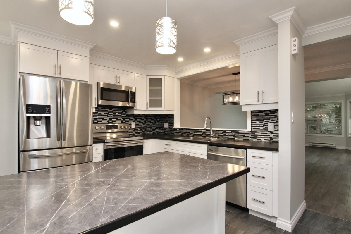 Family Room Photo of 52 6537 138 Street, Surrey, BC