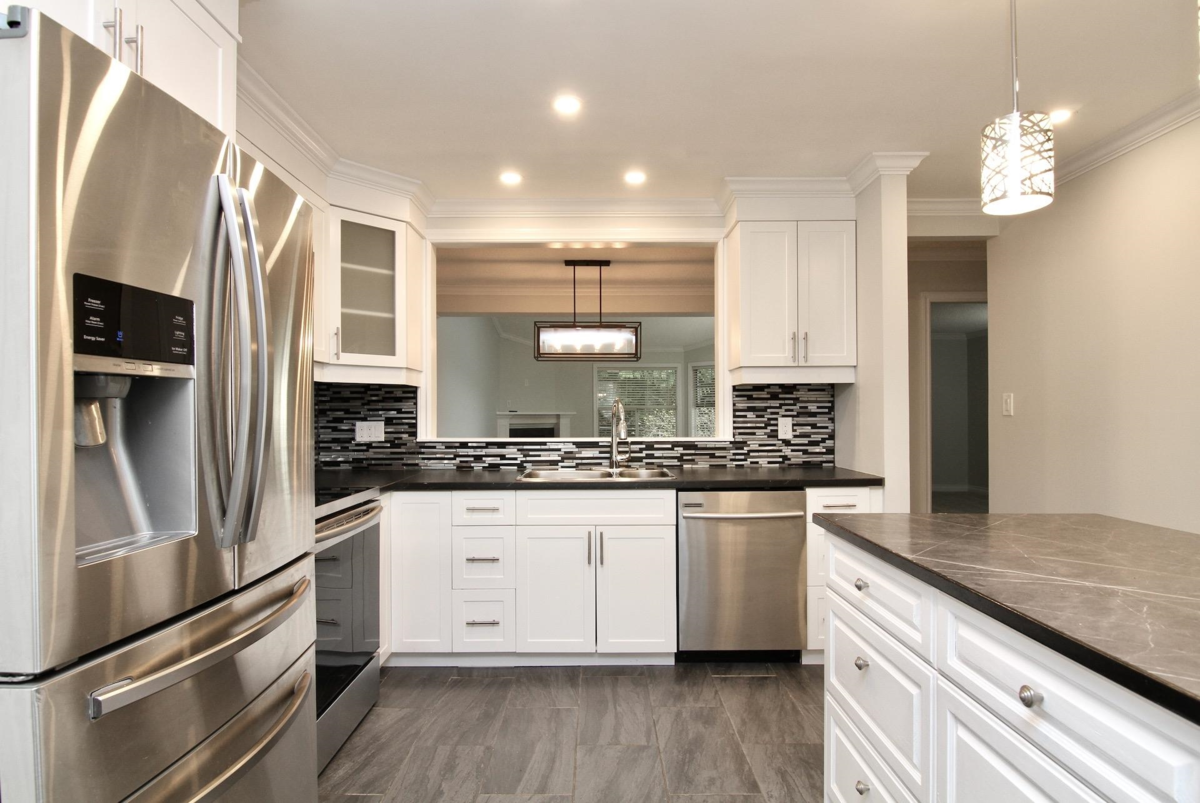 Kitchen Photo of 52 6537 138 Street, Surrey, BC