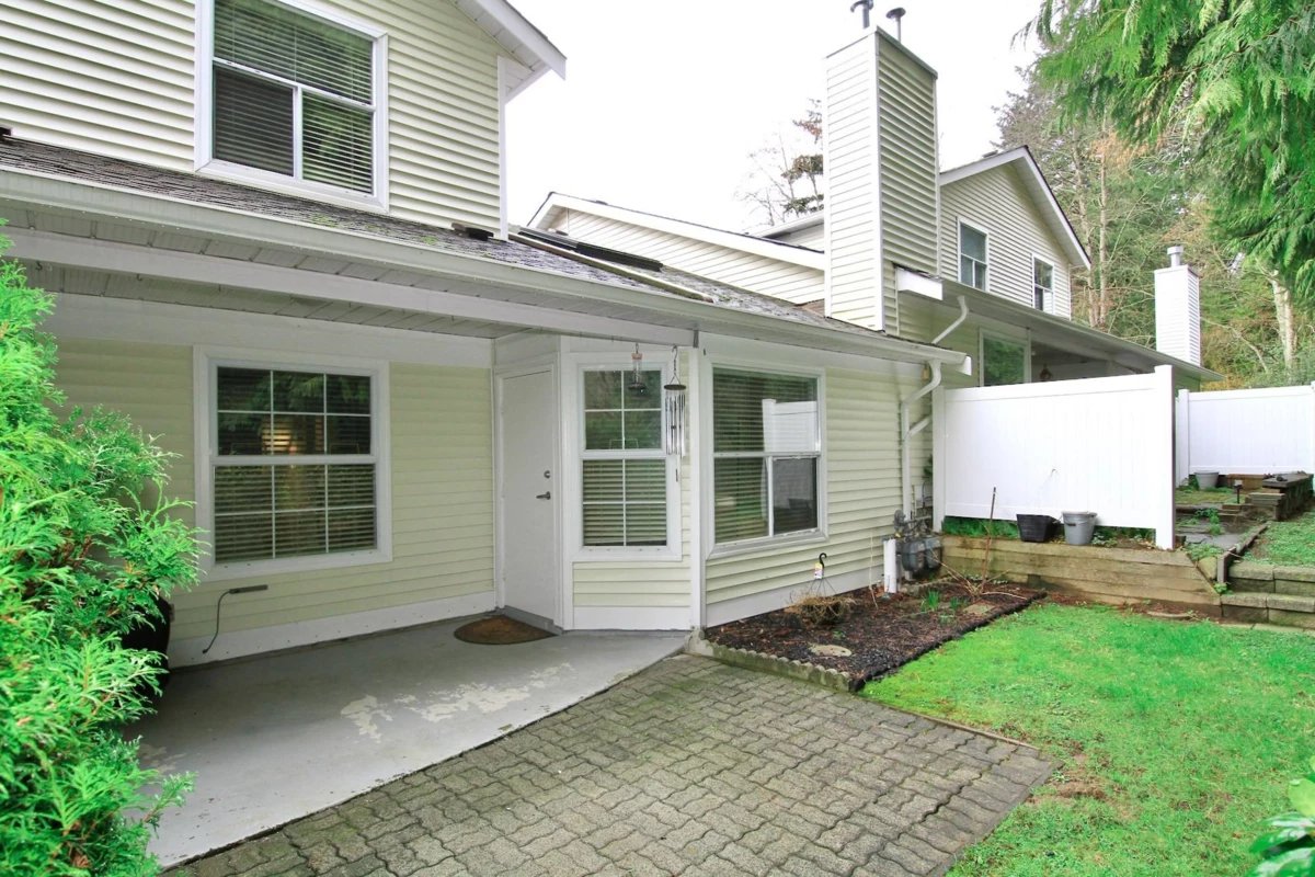 Staircase Photo of 52 6537 138 Street, Surrey, BC