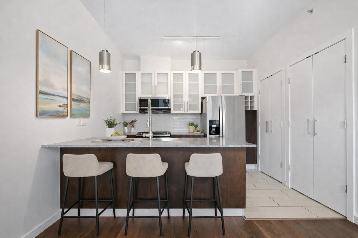 Kitchen Photo of 1237 Richards Street, Vancouver, BC