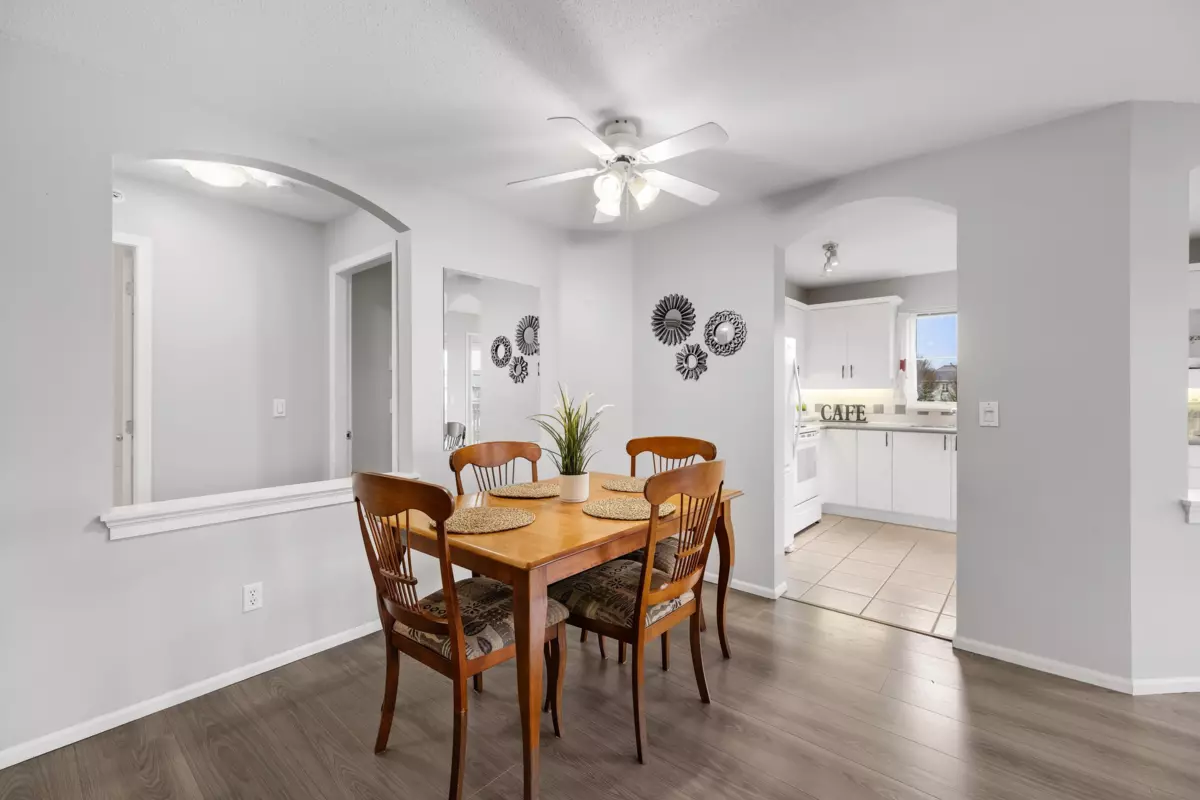 Dining Area Photo of 305 6336 197 Street, Langley, BC