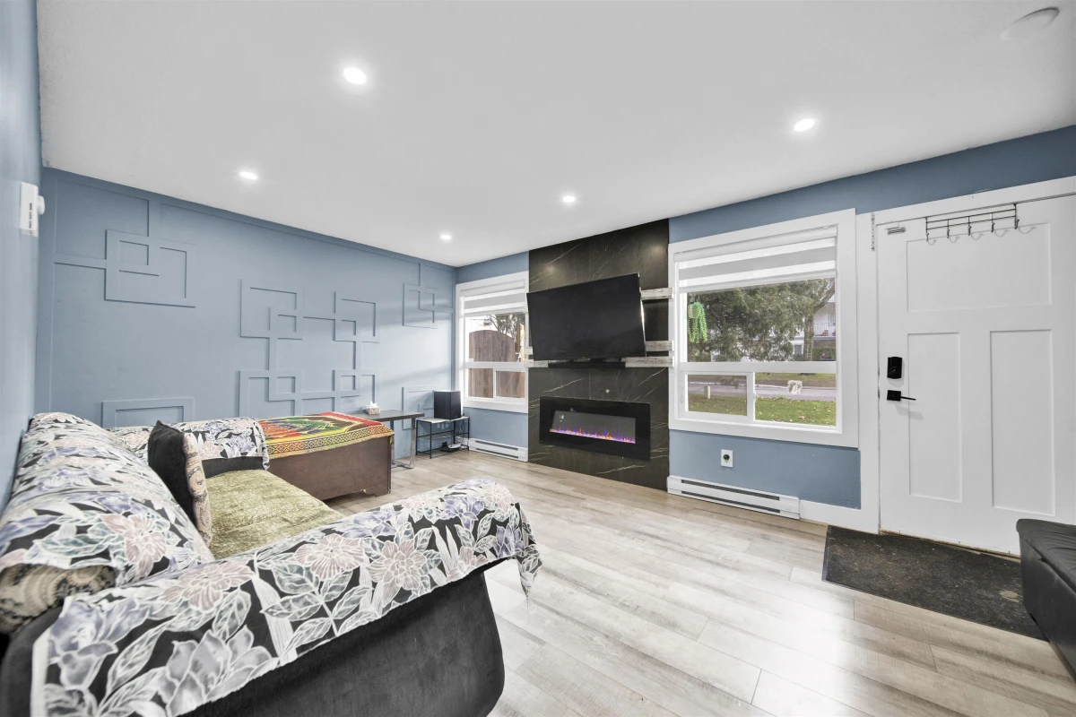Living Room Photo of 45533 Mcintosh Drive, Chilliwack, BC