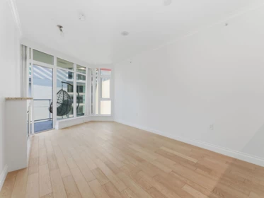 706 199 Victory Ship Way, North Vancouver, BC, North Vancouver — Apartment/Condo for sale