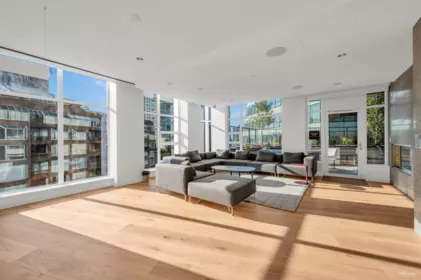 Aerial View of 5502 1289 Hornby Street, Vancouver, BC