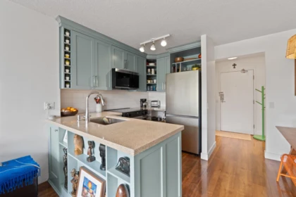 607 3970 Carrigan Court, Burnaby, BC, Burnaby — Apartment/Condo for sale