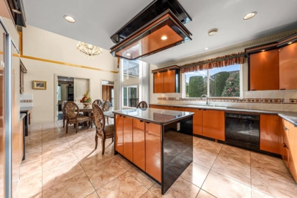 Breakfast Nook Photo of 7460 Broadmoor Boulevard, Richmond, BC