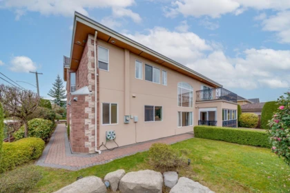 Outdoor Kitchen Photo of 7460 Broadmoor Boulevard, Richmond, BC