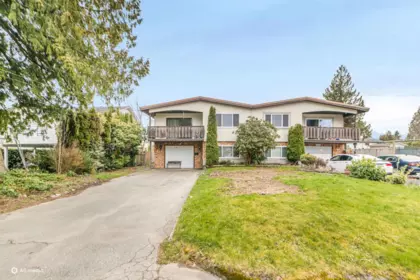 11876 92a Avenue, Delta, BC, Delta — Half Duplex for sale