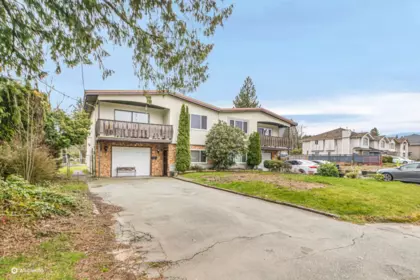11876 92a Avenue, Delta, BC, Delta — Half Duplex for sale