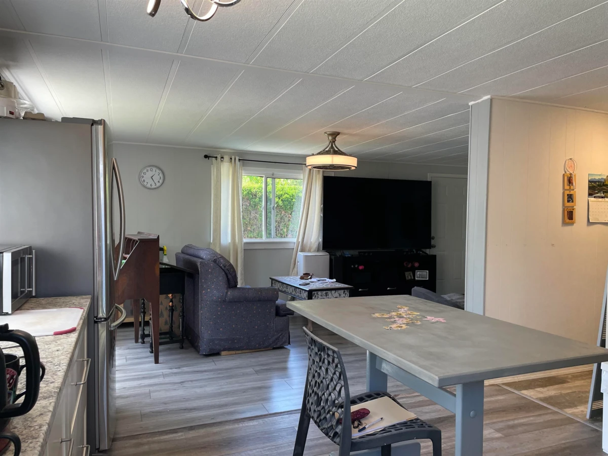 Dining Area Photo of 52 65367 Kawkawa Lake Road, Hope, BC