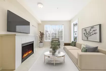 Entry Foyer Photo of 204 14859 100 Avenue, Surrey, BC