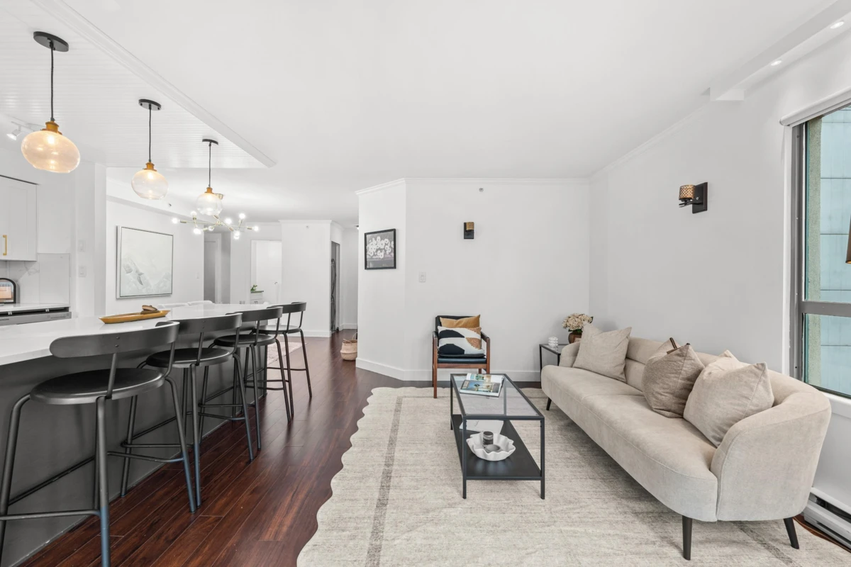 Dining Area Photo of 501 888 Hamilton Street, Vancouver, BC