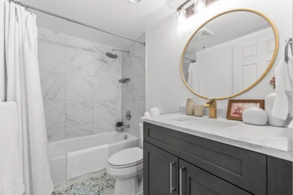 Guest Bathroom Photo of 501 888 Hamilton Street, Vancouver, BC