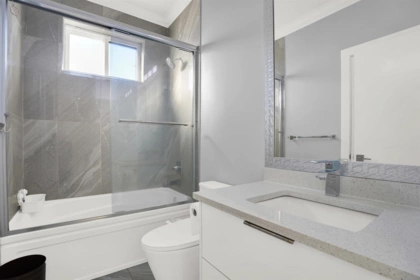 Primary Bathroom Photo of 14919 62a Avenue, Surrey, BC