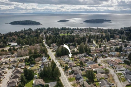 5621 Nickerson Road, Sechelt, BC, Sechelt — Single Family Residence for sale