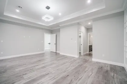 Hallway Photo of 14220 114 Avenue, Surrey, BC