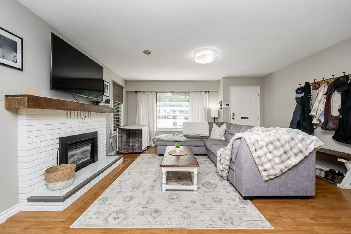 Dining Area Photo of 3525 Latimer Street, Abbotsford, BC
