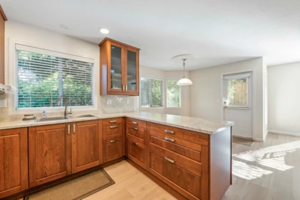 Guest Bathroom Photo of 4 12981 17 Avenue, Surrey, BC