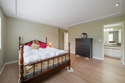 Hallway Photo of 4 12981 17 Avenue, Surrey, BC