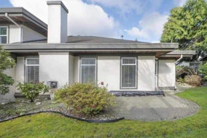 Hot Tub / Spa Photo of 4 12981 17 Avenue, Surrey, BC