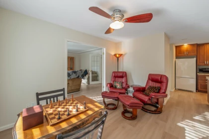 Kitchen Island Photo of 4 12981 17 Avenue, Surrey, BC