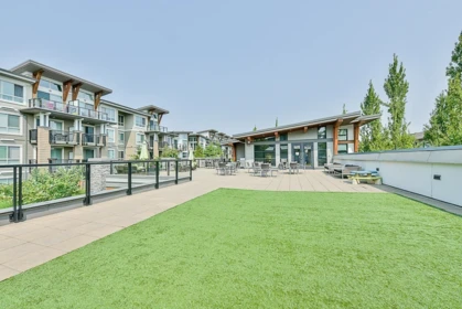 Garden / Landscaping Photo of 412 6628 120 Street, Surrey, BC