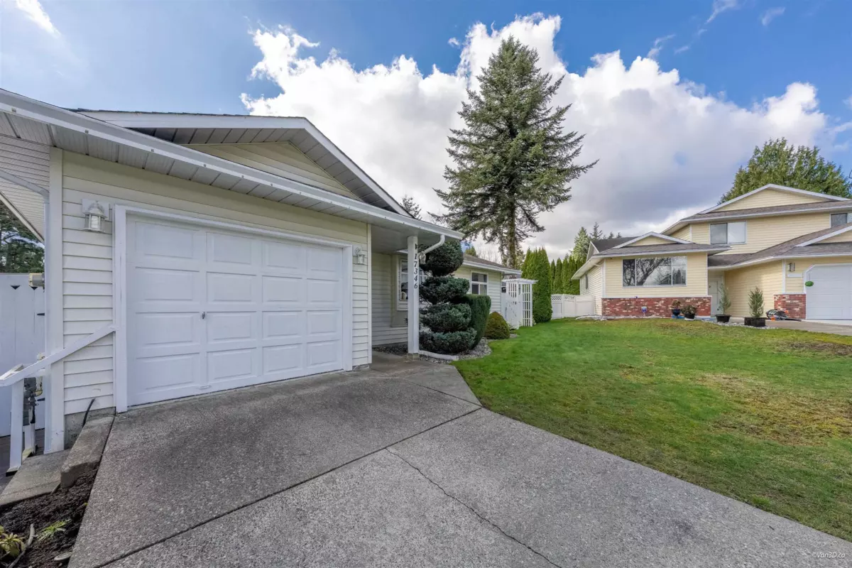 Family Room Photo of 17346 60a Avenue, Surrey, BC