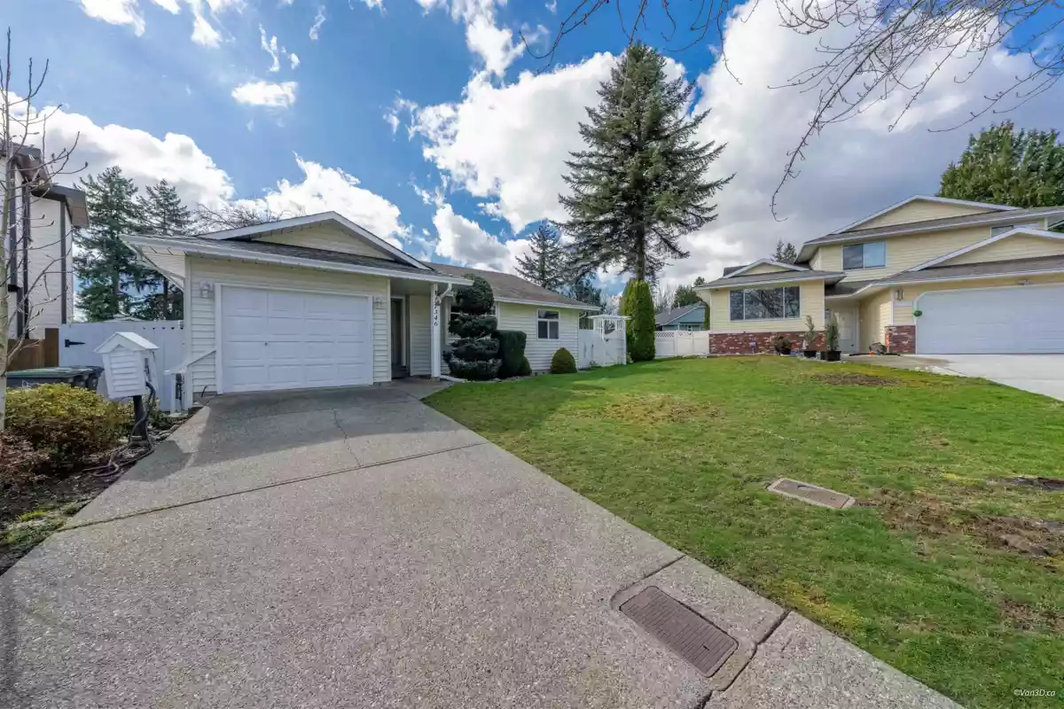 Living Room Photo of 17346 60a Avenue, Surrey, BC