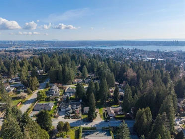 Office / Den Photo of 551 E Osborne Road, North Vancouver, BC