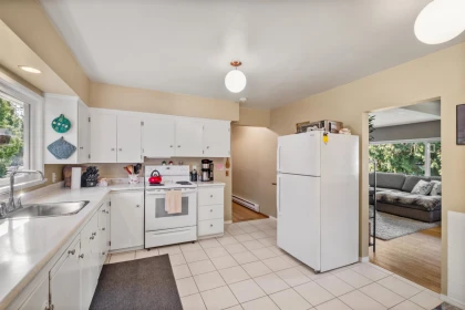 Primary Bedroom Photo of 551 E Osborne Road, North Vancouver, BC