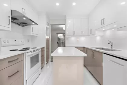 125 8655 King George Boulevard, Surrey, BC, Surrey — Townhouse for sale