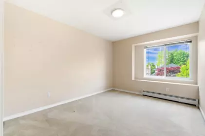 Basement Recreation Room Photo of 16988 103a Avenue, Surrey, BC