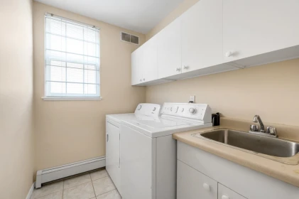 Laundry Room Photo of 16988 103a Avenue, Surrey, BC