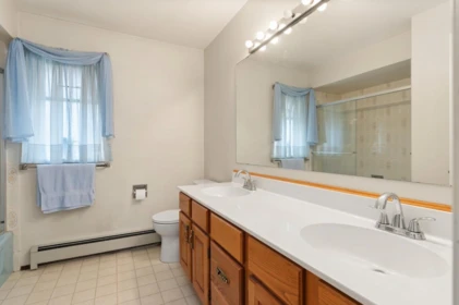 Powder Room Photo of 3958 W 29th Avenue, Vancouver, BC