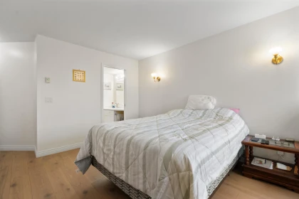Walk-In Closet Photo of 204 46000 First Avenue, Chilliwack, BC