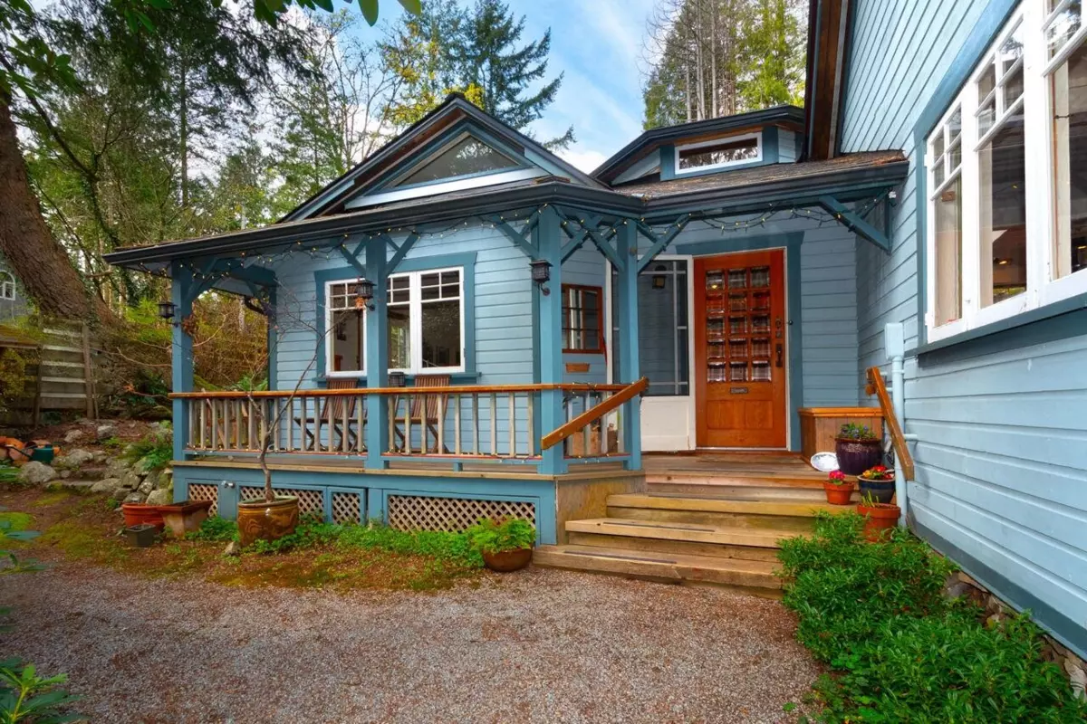 Living Room Photo of 1248 Miller Road, Bowen Island, BC