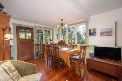 Breakfast Nook Photo of 1248 Miller Road, Bowen Island, BC