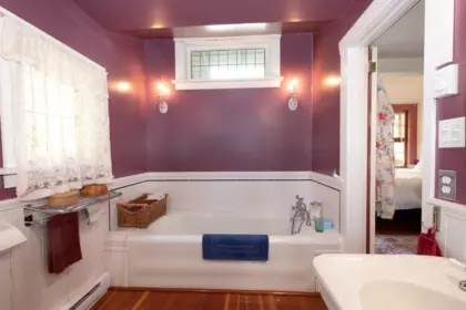 Guest Bathroom Photo of 1248 Miller Road, Bowen Island, BC