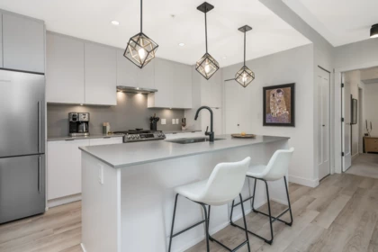 Kitchen Photo of 412 2493 Montrose Avenue, Abbotsford, BC